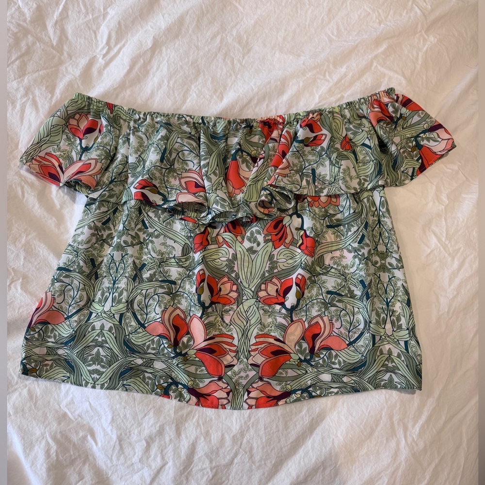 Guess over the shoulder flowy shirt